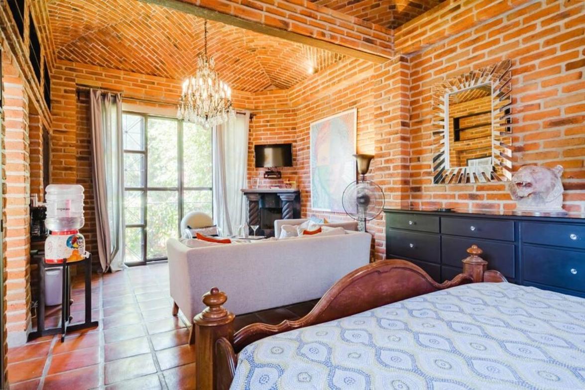 Enjoy Ac In The Queen'S Suite At Inn Ajijic Exterior photo
