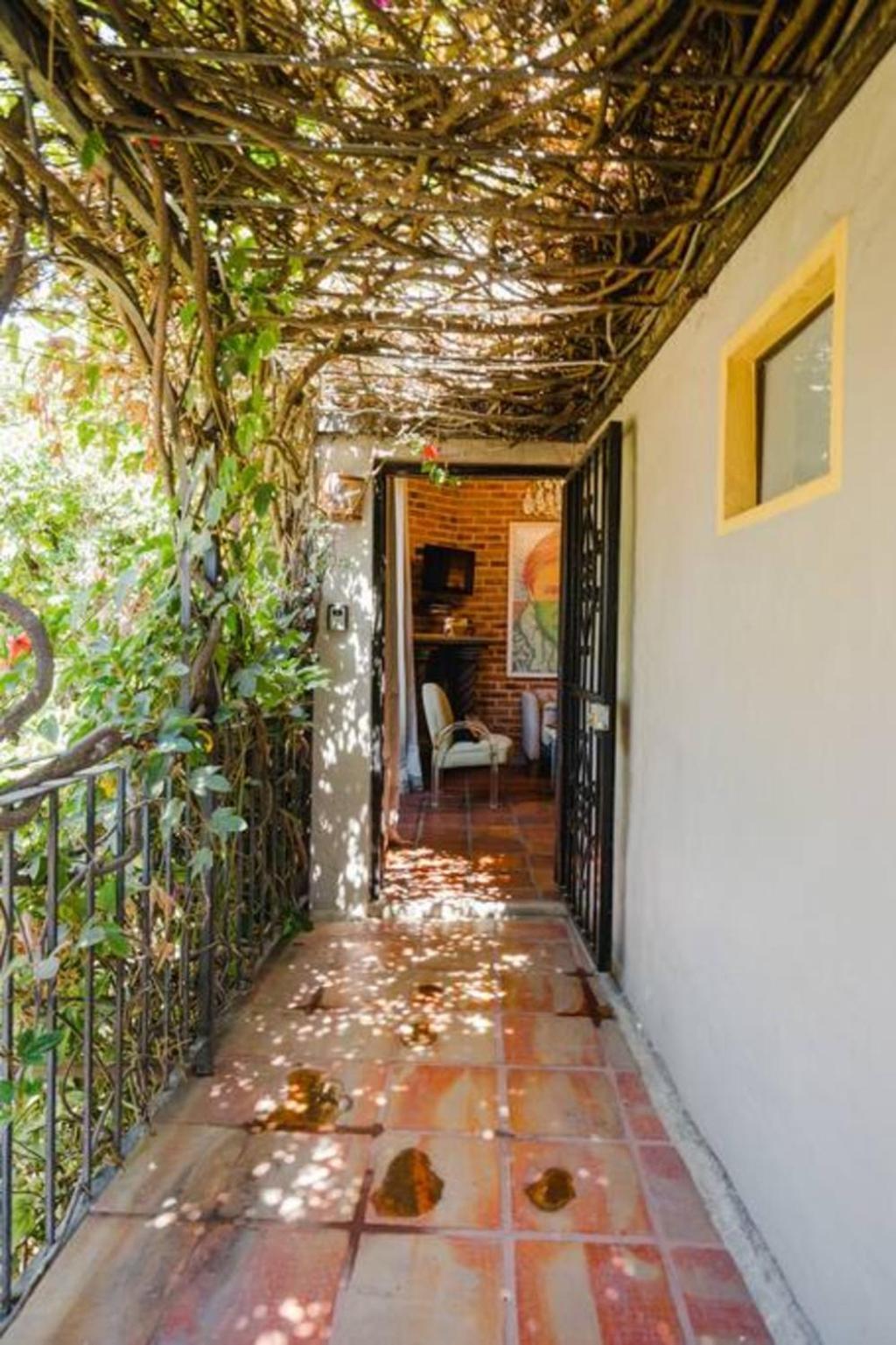 Enjoy Ac In The Queen'S Suite At Inn Ajijic Exterior photo