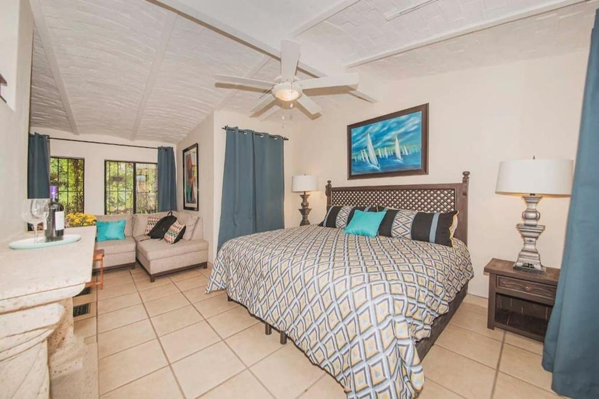 Enjoy Ac In The Queen'S Suite At Inn Ajijic Exterior photo